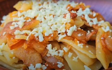 Буцики с брынзой и салом