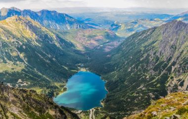 Морське Око 2025: Як доїхати, легенди та корисні поради для відвідувачів Карпатського озера