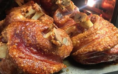 Свиняча рулька запечена в духовці: кращі рецепти | Закарпатська М’ясота