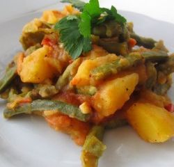 Тушеная Лопатки с картофелем в томатном соусе