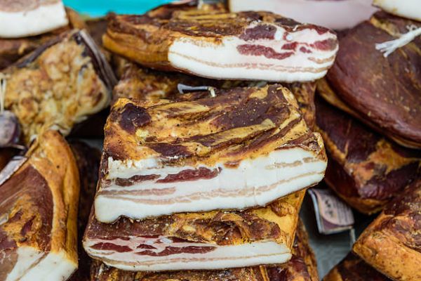  Сало закарпатское копченое с прослойкой